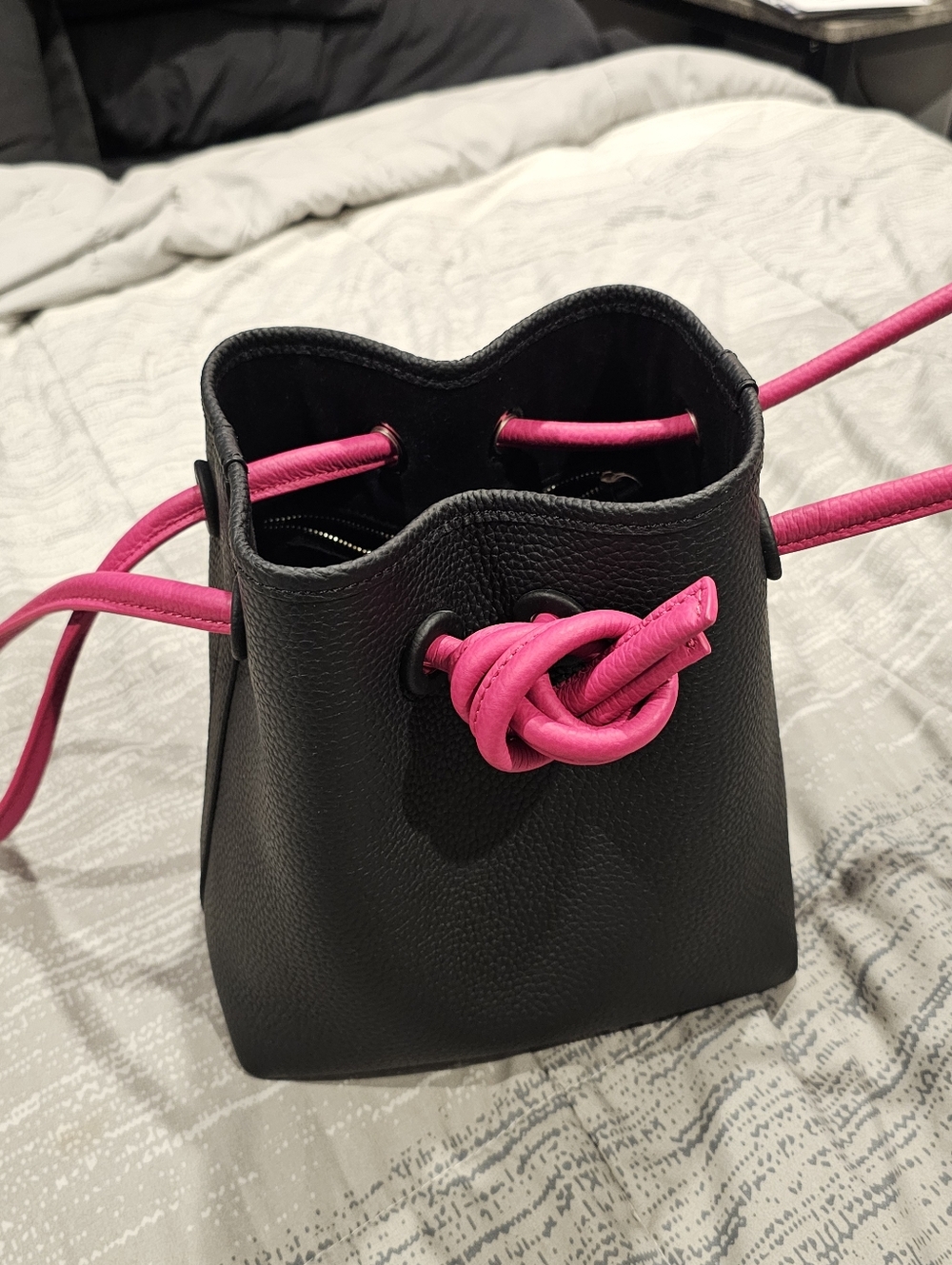 [NEW] Vasic New York Bond Mini Bucket Bag Black Pink Handles & Knot NWOT